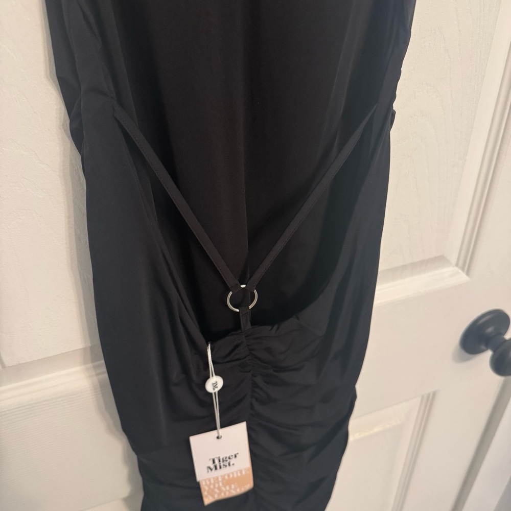 Tiger Mist Elegant Black Backless Dress - Picture 4 of 5